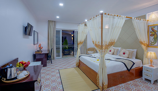 Premier Villa Double Room with Garden View